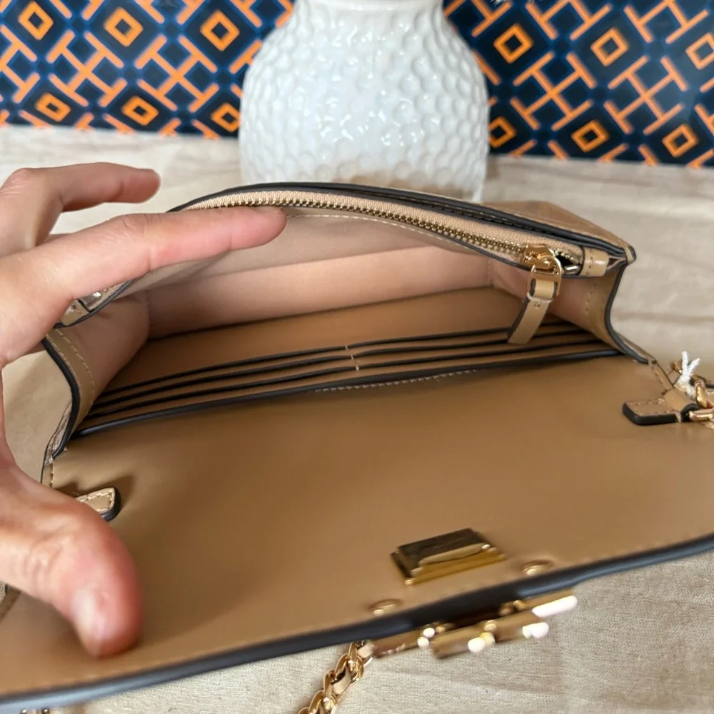NWT Tory Burch Britten shine Chain Wallet with Wristlet Leather Crossbody